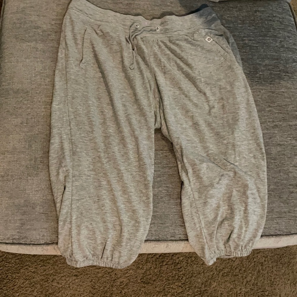 Capri pants